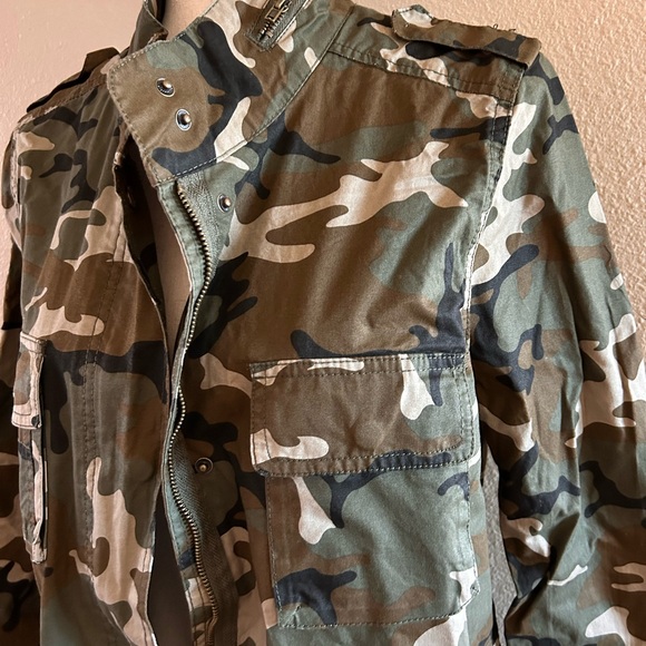 Camouflage Women's Jacket - Picture 10 of 15